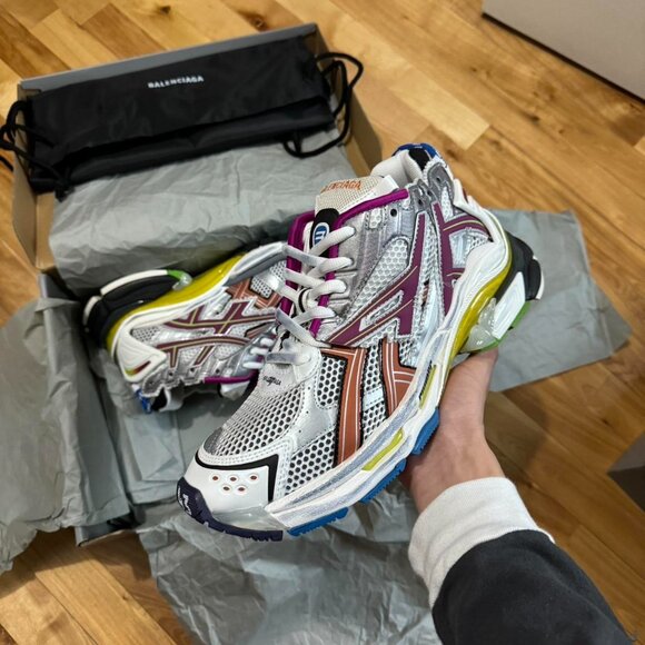 Balenciaga Runner - Picture 1 of 6